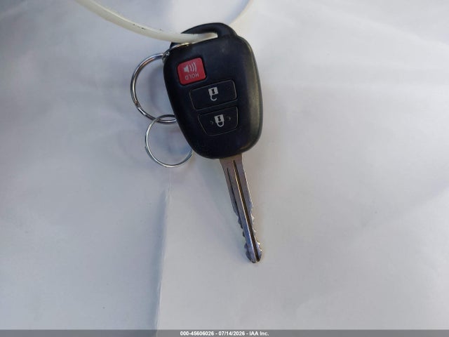 صورة مصغرة 11 لـ 2014 Toyota PRIUS C ONE