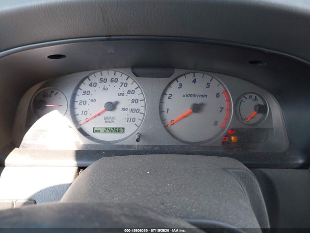 2001 Nissan FRONTIER SE-V6 — миниатюра 7
