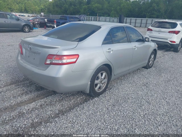 2010 Toyota CAMRY LE 照片 4