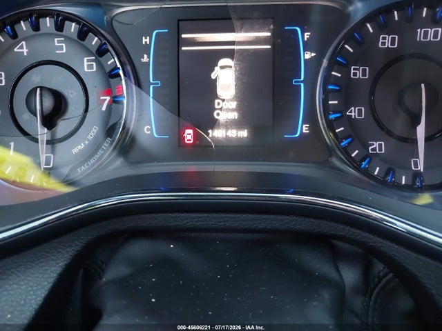 صورة 7 لـ 2015 Chrysler 200 S