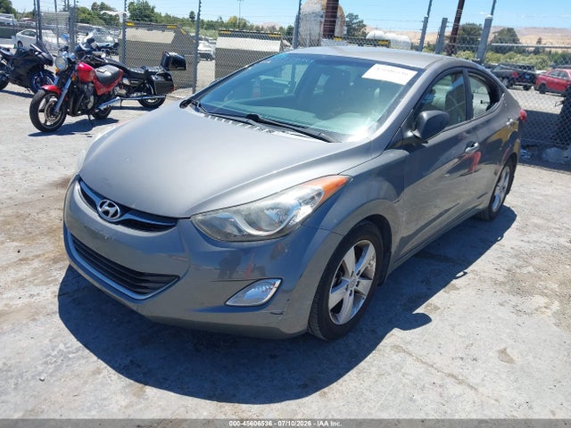صورة 2 لـ 2013 Hyundai ELANTRA GLS