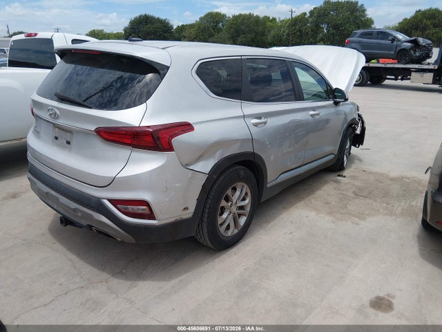 2019 HYUNDAI SANTA FE SE 4