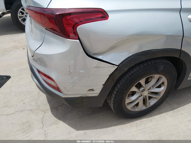 2019 HYUNDAI SANTA FE SE 6