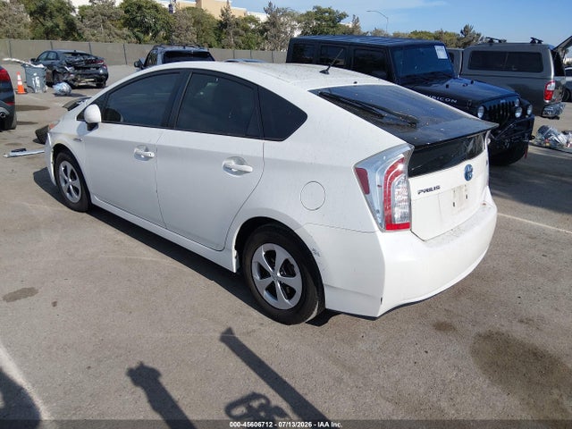 صورة 3 لـ 2014 Toyota PRIUS TWO