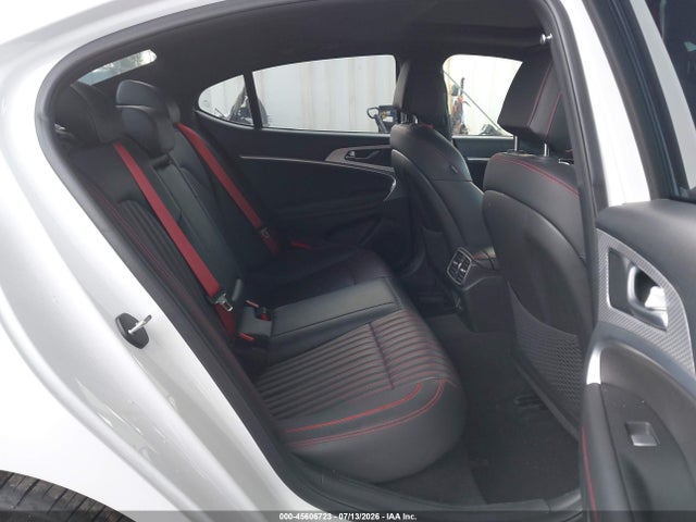 صورة 8 لـ 2023 Genesis G70 2.0T AWD