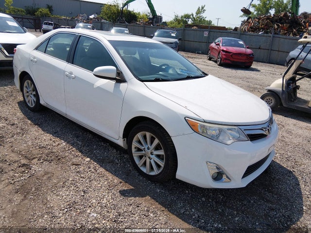 2014 TOYOTA CAMRY XLE
