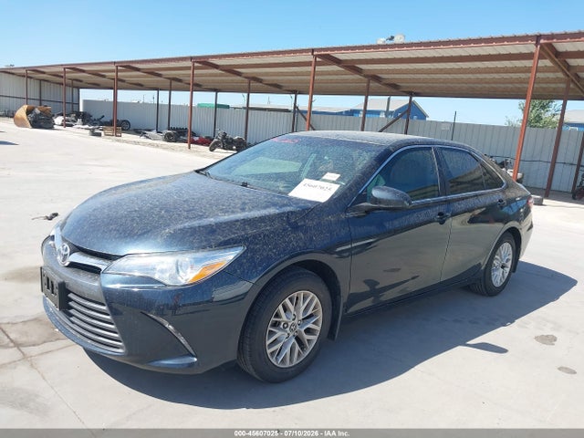 2016 Toyota CAMRY LE — фото 2