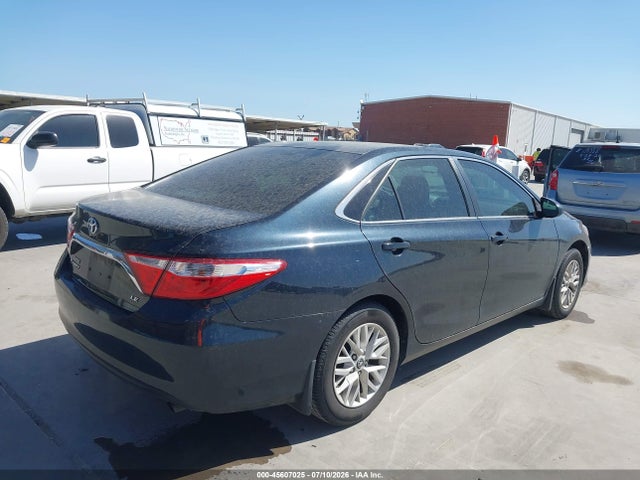 2016 Toyota CAMRY LE — фото 4