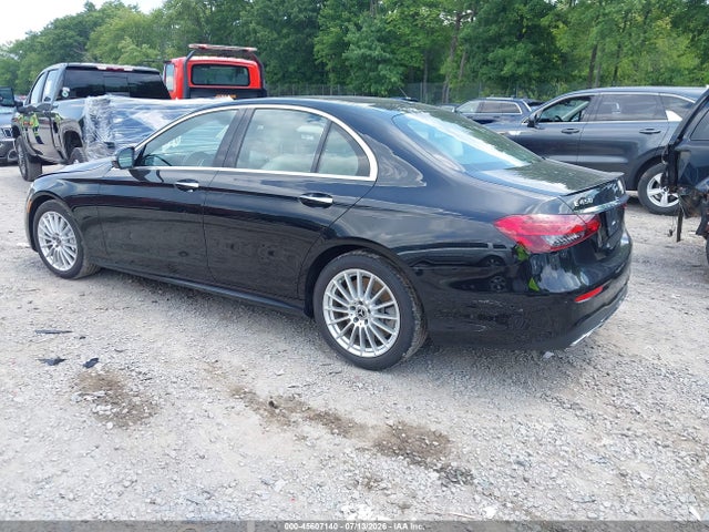 صورة 3 لـ 2021 Mercedes-BENZ E 450 4MATIC