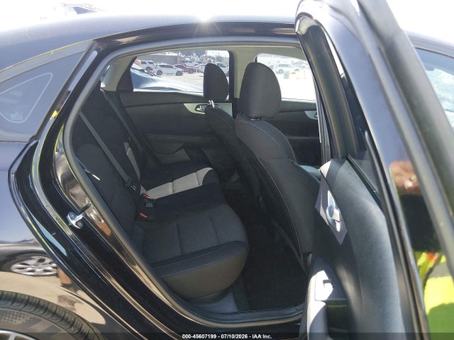 2023 KIA FORTE LXS 8