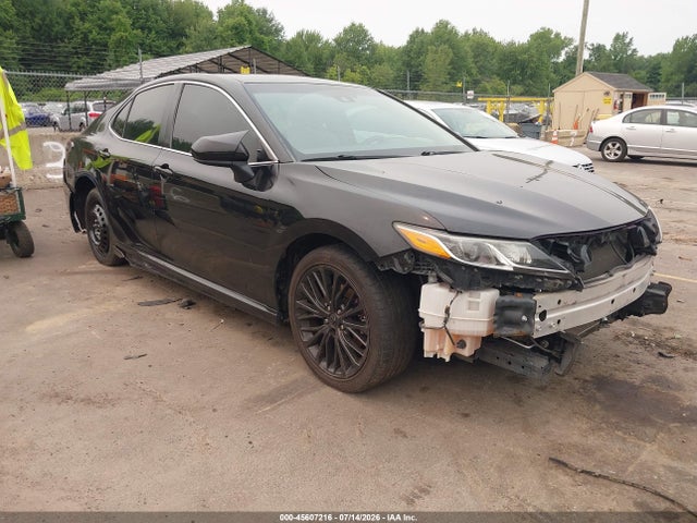 2018 TOYOTA CAMRY SE