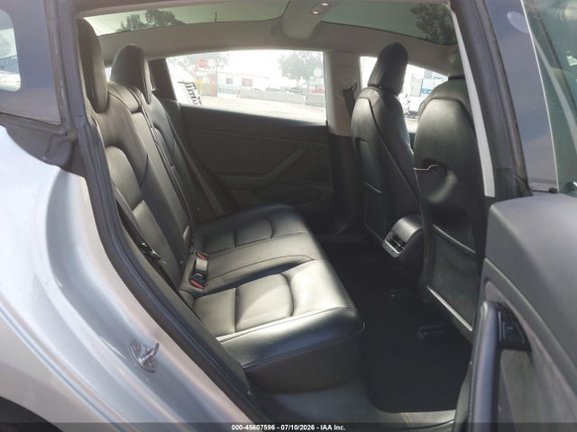 صورة 8 لـ 2018 Tesla MODEL 3 LONG RANGE/MID RANGE