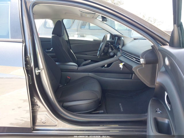 صورة 5 لـ 2021 Hyundai ELANTRA SE