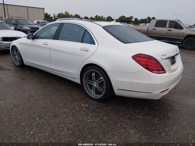 2015 Mercedes-BENZ S 550 photo 3