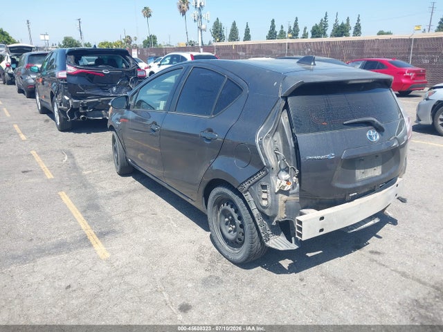 صورة 3 لـ 2015 Toyota PRIUS C TWO