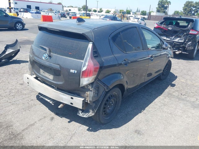 صورة 4 لـ 2015 Toyota PRIUS C TWO