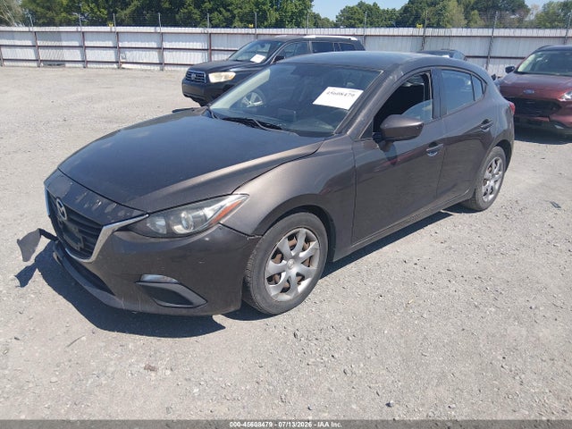 2015 Mazda MAZDA3 I SPORT photo 2