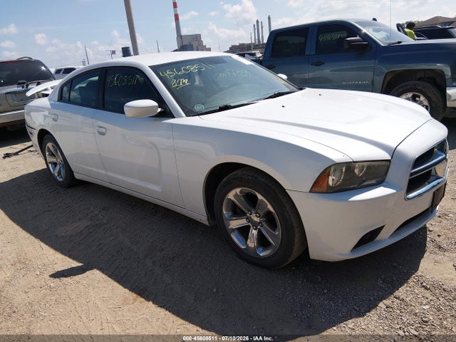 2013 Dodge CHARGER SXT — фото 1