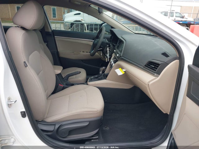2019 HYUNDAI ELANTRA SE 5