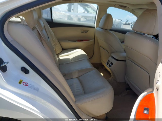 صورة 8 لـ 2011 Lexus ES 350