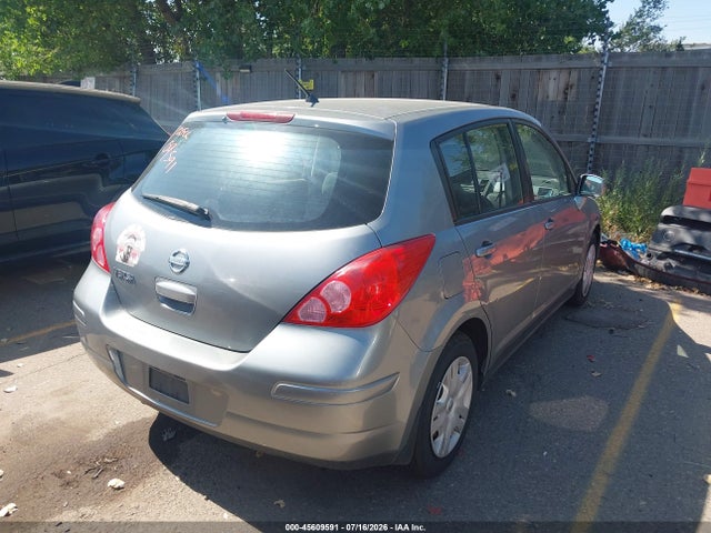 2011 Nissan VERSA 1.8S — фото 4