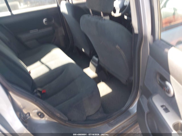 2011 Nissan VERSA 1.8S — фото 8