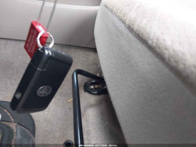 2010 Toyota PRIUS II thumbnail 11