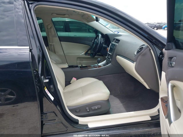 صورة 5 لـ 2012 Lexus IS 250