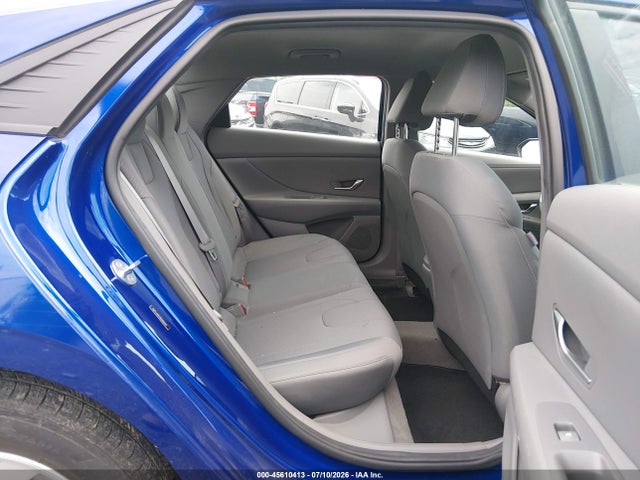 صورة 8 لـ 2021 Hyundai ELANTRA SE