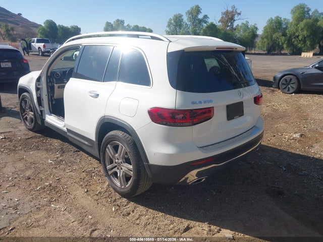 2021 MERCEDES-BENZ GLB 250 4MATIC 3