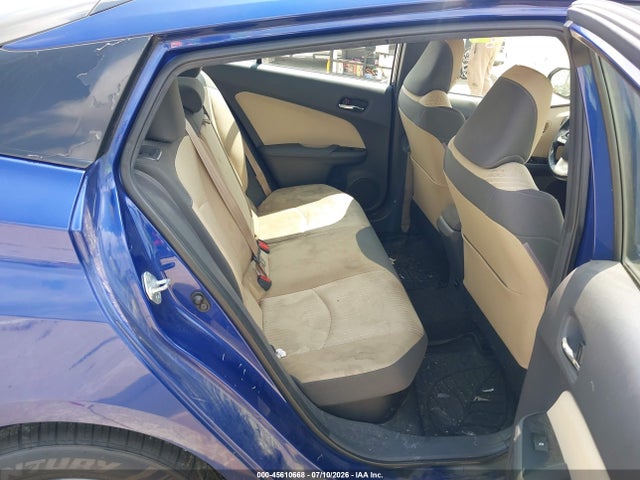 2016 Toyota PRIUS THREE photo 8