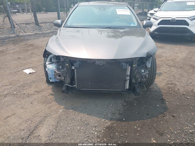 صورة 6 لـ 2021 Toyota CAMRY LE