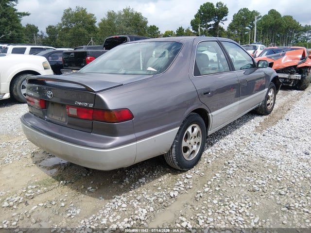 1999 Toyota CAMRY LE photo 4
