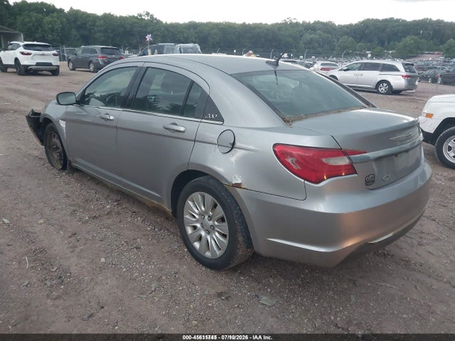 2013 Chrysler 200 LX 照片 3