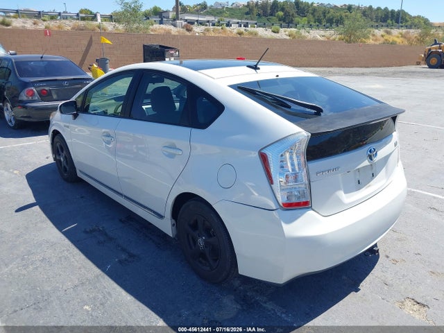 2011 Toyota PRIUS THREE photo 3