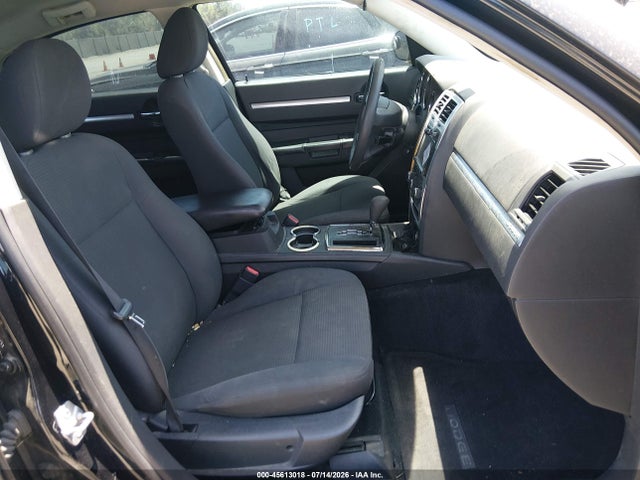 2010 Dodge CHARGER SXT photo 5
