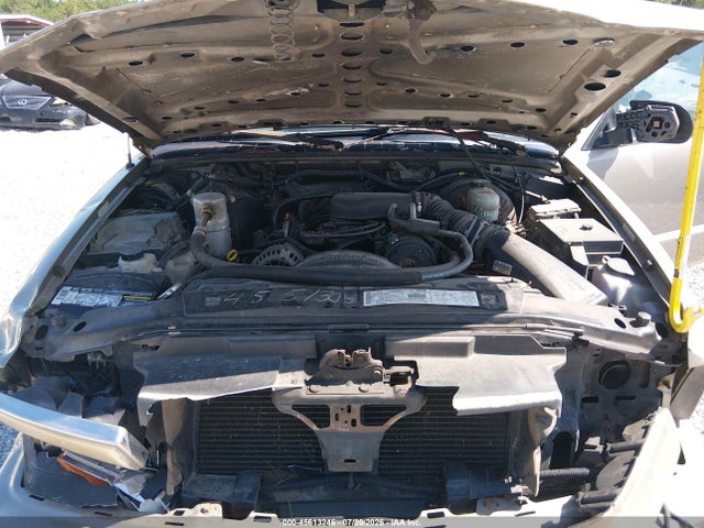 2001 Chevrolet S-10 LS photo 10