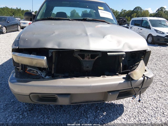 2001 Chevrolet S-10 LS photo 6
