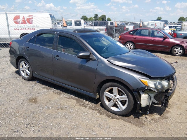 2013 TOYOTA CAMRY SE