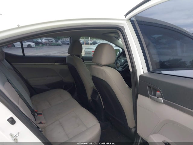 صورة 8 لـ 2017 Hyundai ELANTRA SE