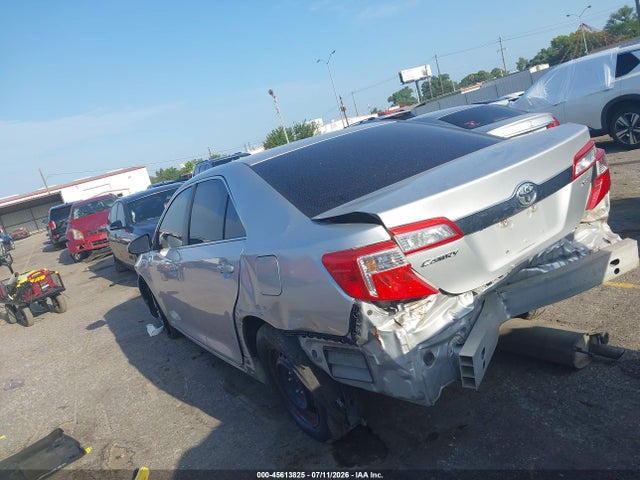 2014 Toyota CAMRY LE 照片 3