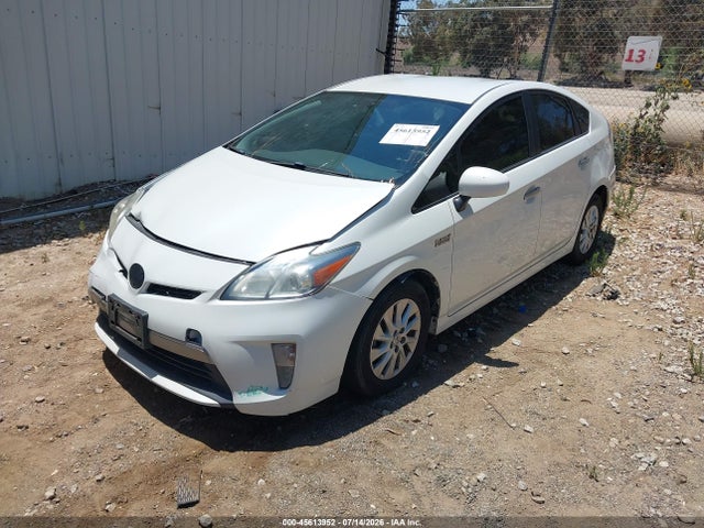 2014 Toyota PRIUS PLUG-IN 照片 2