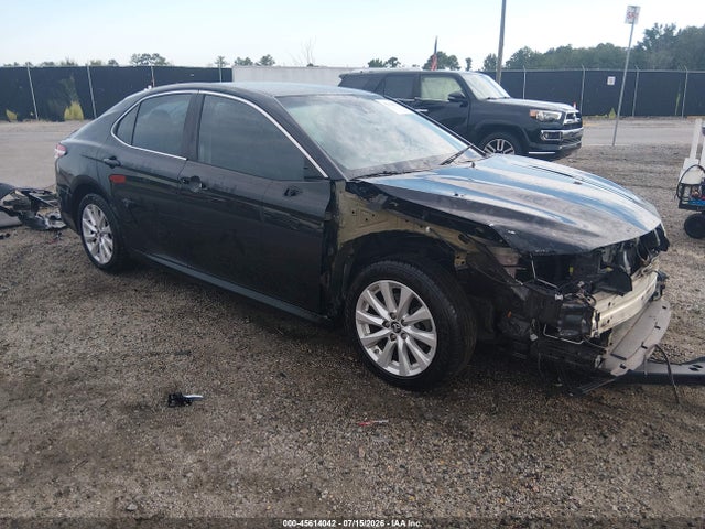 2018 TOYOTA CAMRY LE