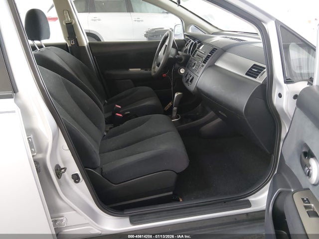 2011 Nissan VERSA 1.8S — фото 5