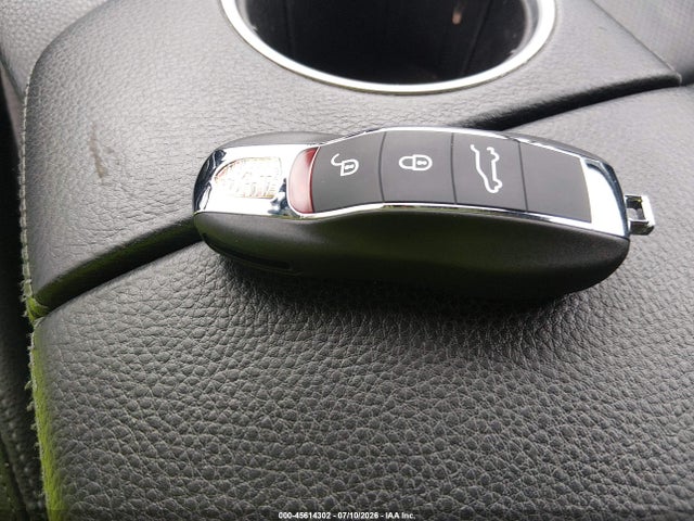 صورة مصغرة 11 لـ 2016 Porsche PANAMERA 4