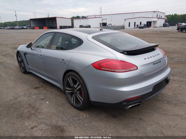 2016 Porsche PANAMERA 4 照片 3