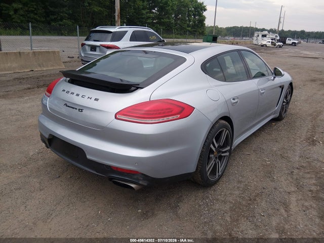 2016 Porsche PANAMERA 4 照片 4