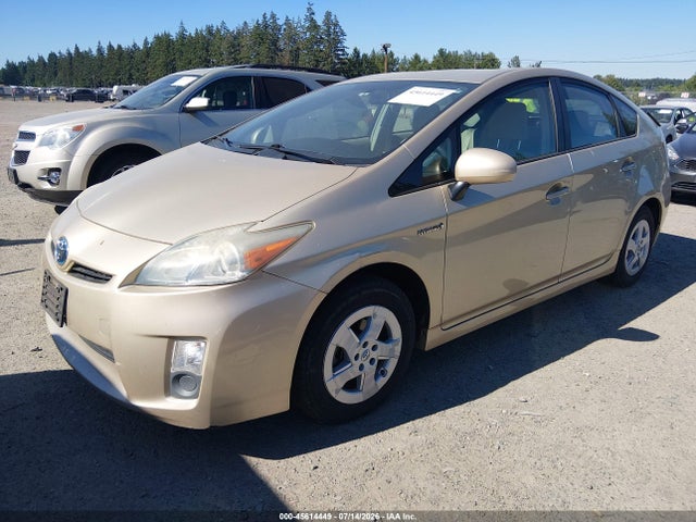 2011 Toyota PRIUS THREE photo 2