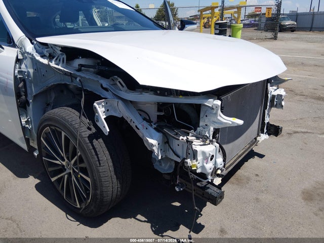 صورة مصغرة 18 لـ 2022 Lexus ES 350