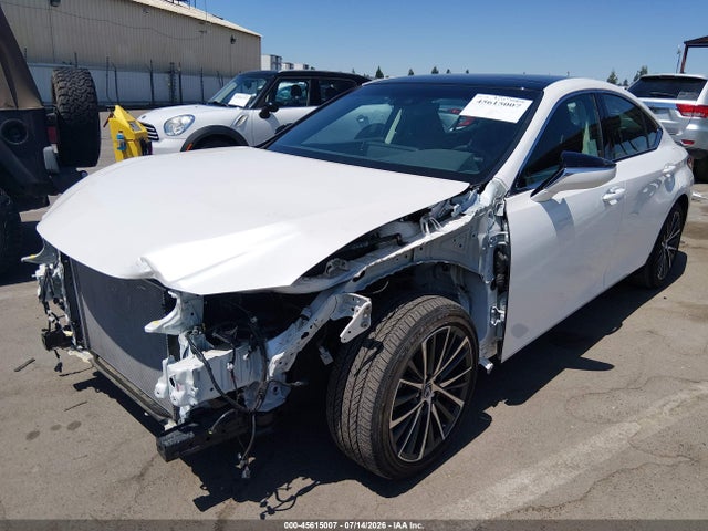 2022 Lexus ES 350 照片 2